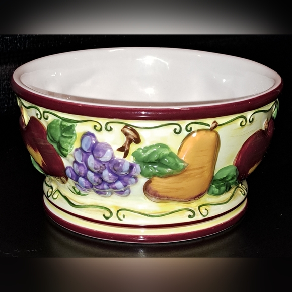 Williiams-Sonoma  Embossed Vegetables 4 3/4” Bowl - Picture 3 of 8